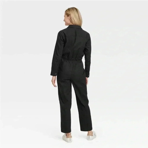 NWT Women's Long Sleeve Button-Front
Coveralls - Universal Thread Black … - Picture 3 of 5